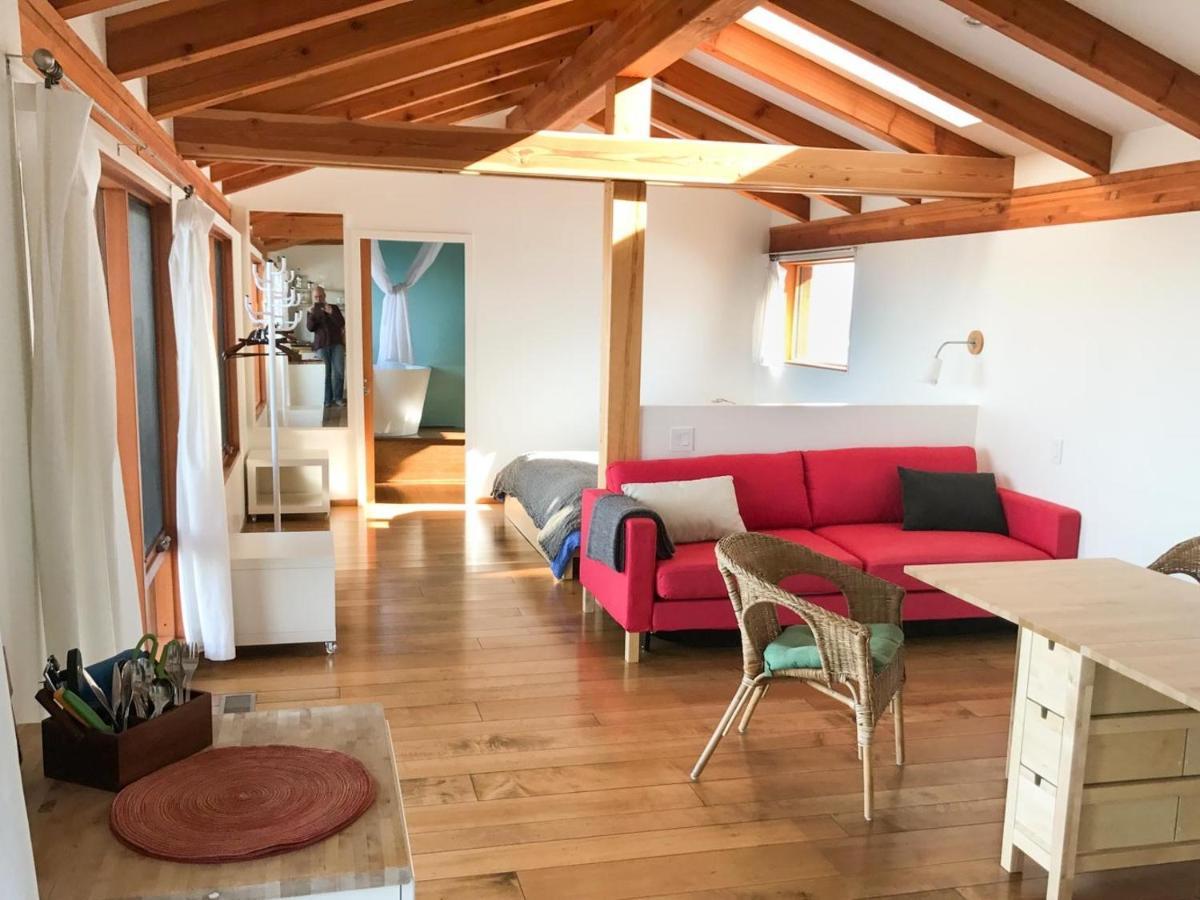 Myra Canyon Lodge Kelowna Ngoại thất bức ảnh
