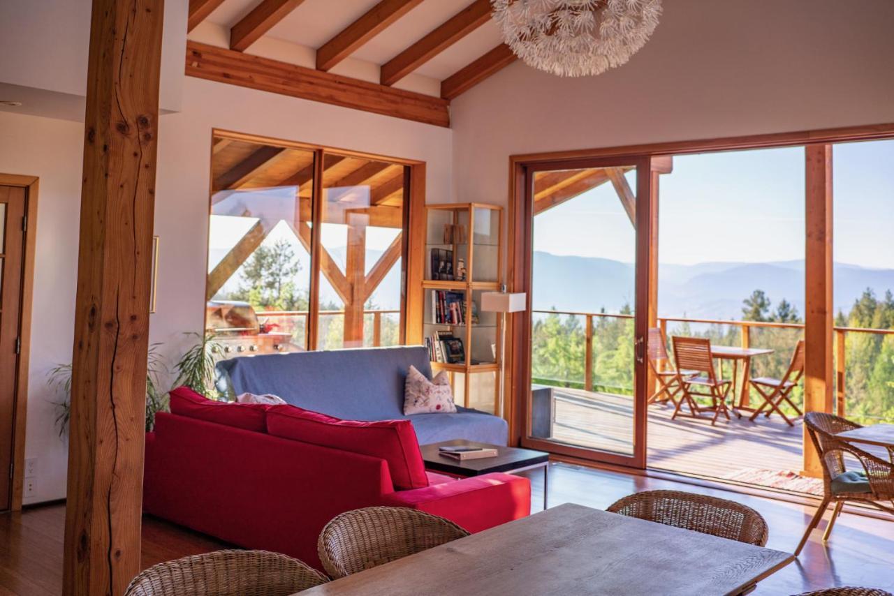 Myra Canyon Lodge Kelowna Ngoại thất bức ảnh