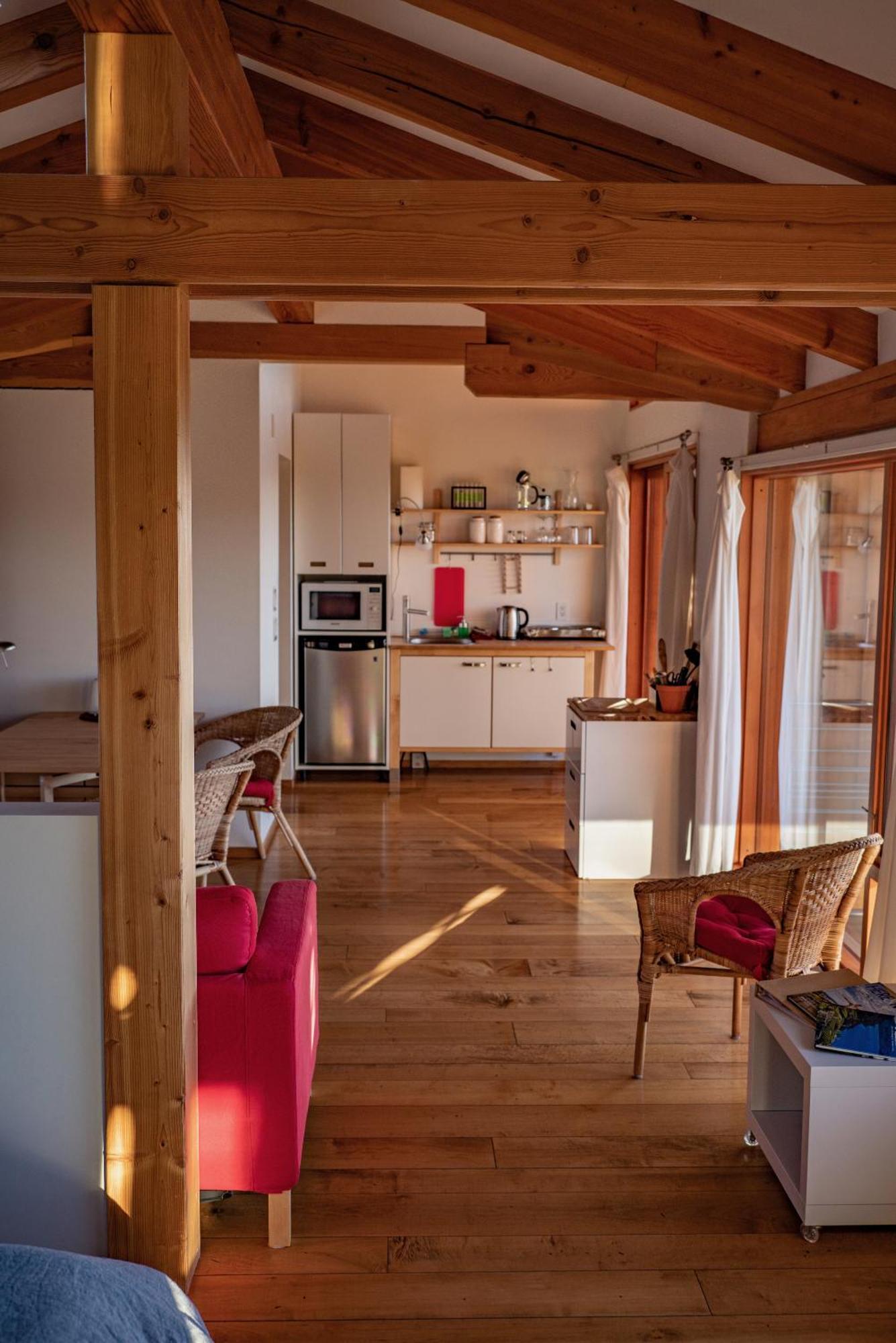 Myra Canyon Lodge Kelowna Ngoại thất bức ảnh