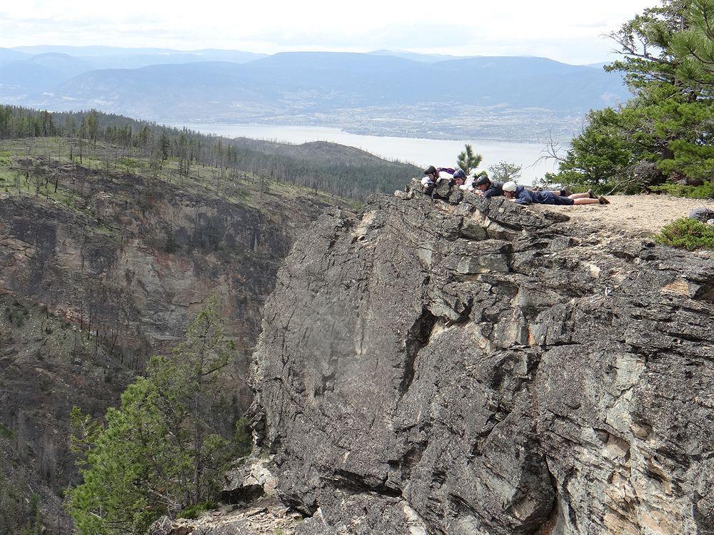Myra Canyon Lodge Kelowna Ngoại thất bức ảnh