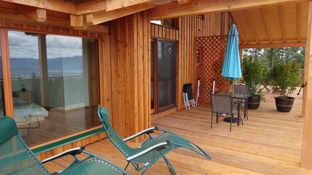 Myra Canyon Lodge Kelowna Ngoại thất bức ảnh