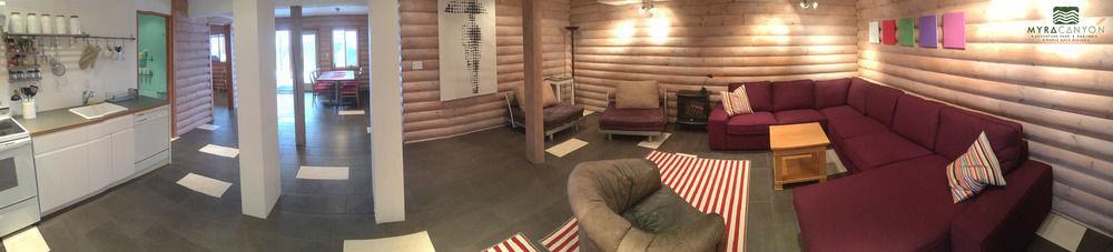 Myra Canyon Lodge Kelowna Ngoại thất bức ảnh