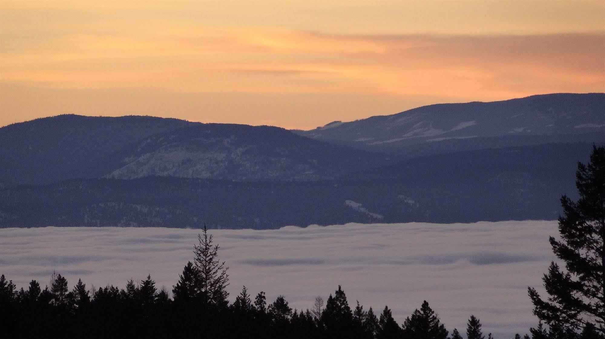 Myra Canyon Lodge Kelowna Ngoại thất bức ảnh